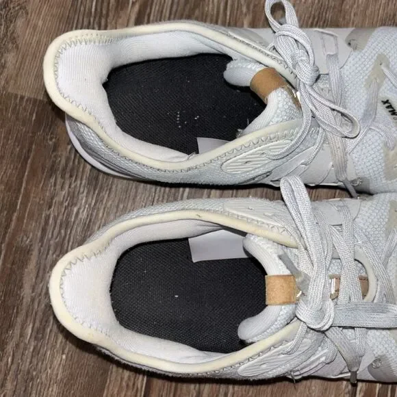 Nike Air Max gray & white lite weight breathable mesh size 9.5. - Picture 11 of 11